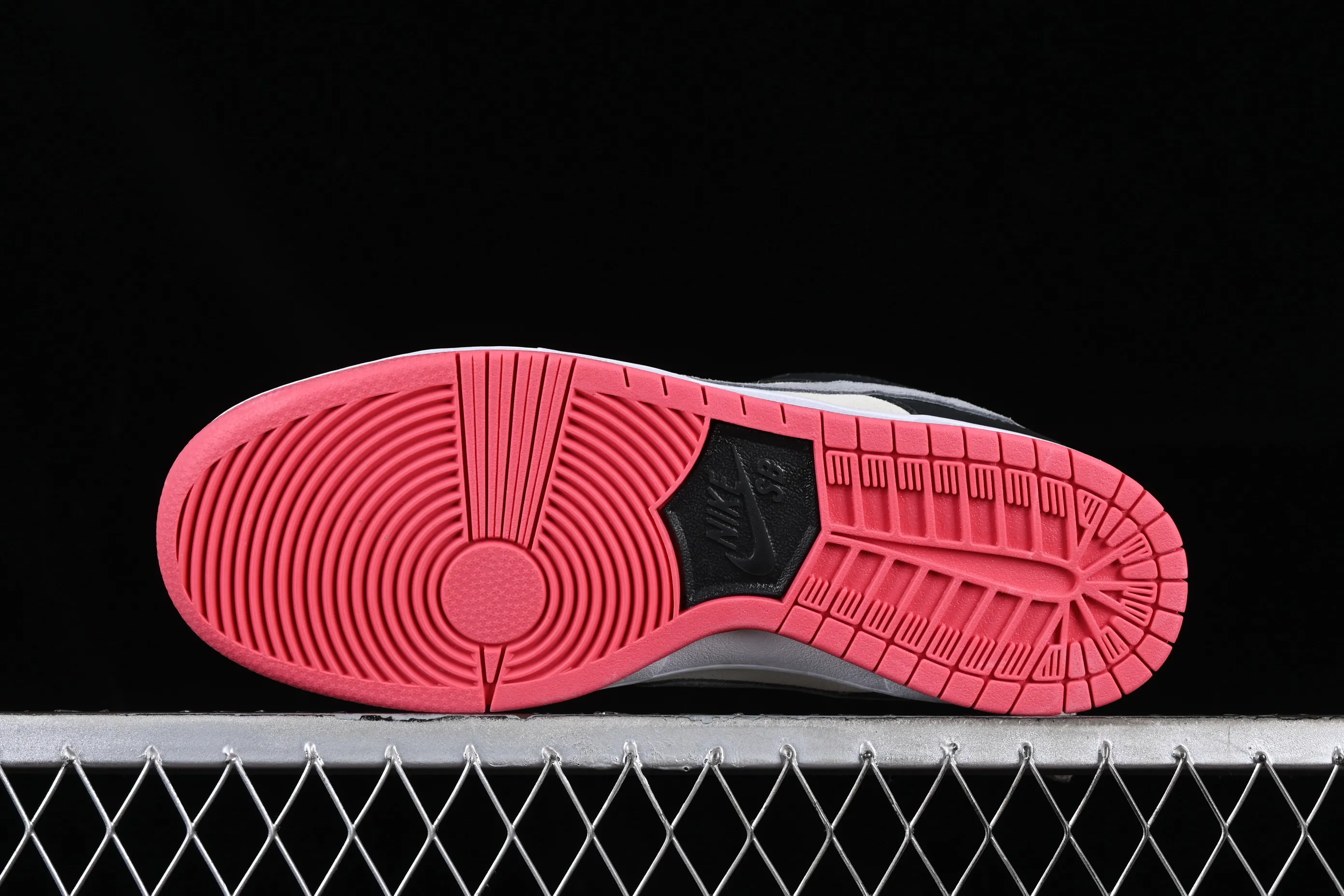 All categories Nk SB Dunk series Nk SB Dunk Low low-top sneakers Nk SB Dunk Low Pro ISO dunk series retro top layer low-top casual sports skateboard shoes CD2563-004